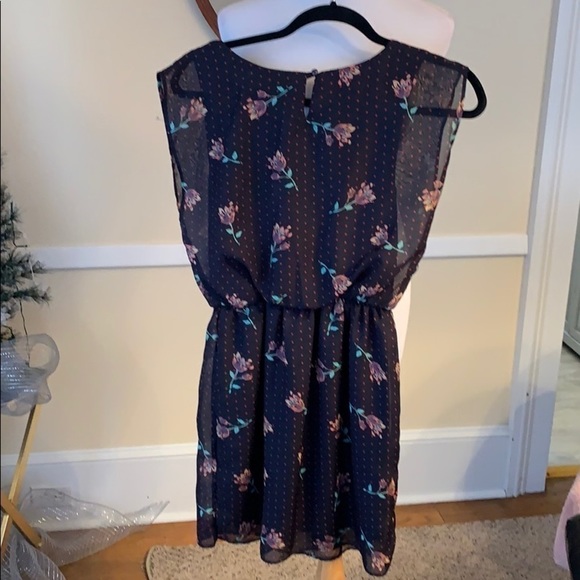 City Triangles Small Lined Mini Dress in EUC - Picture 4 of 8